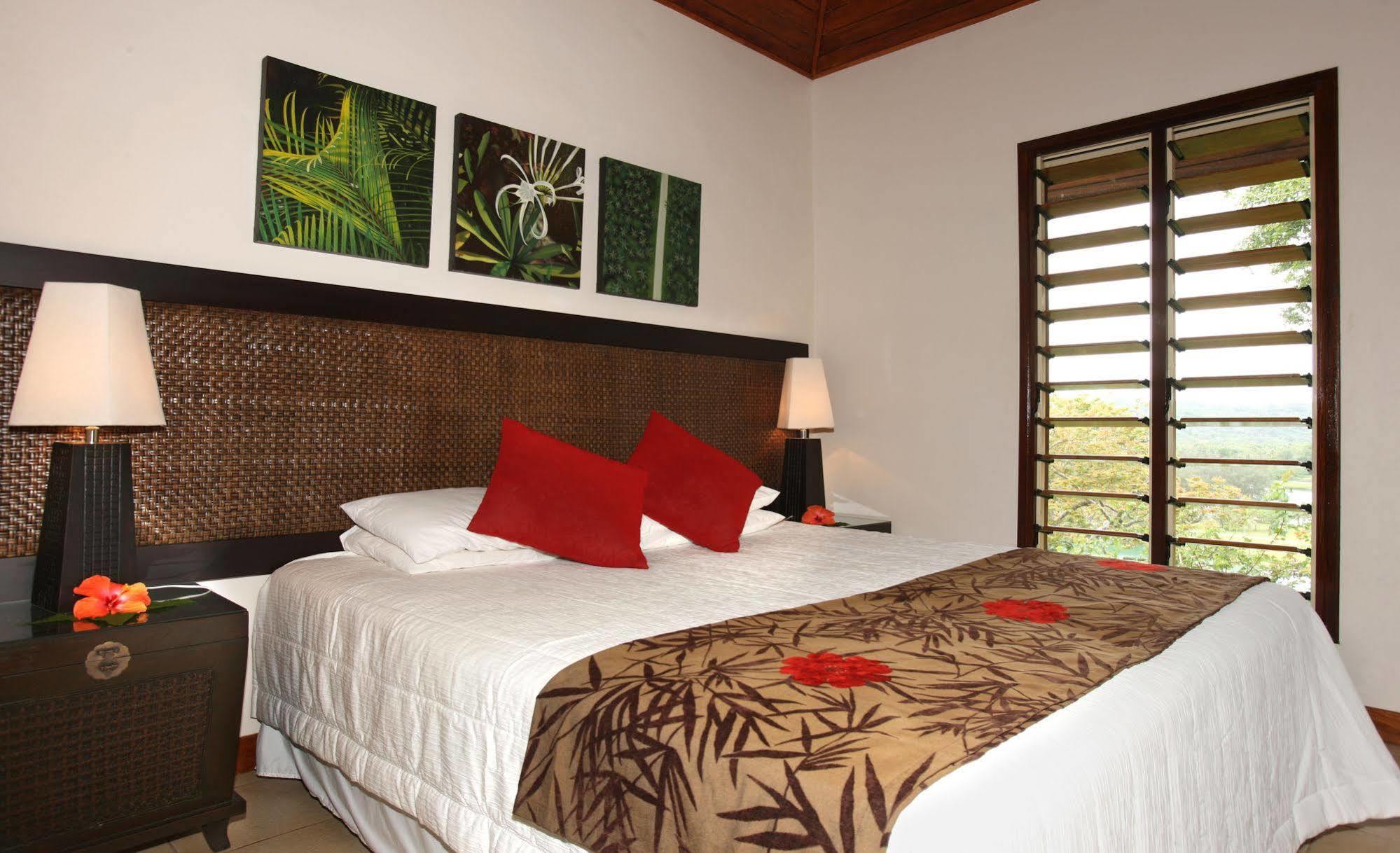 Mangoes Resort (Adults Only) Порт-Вила Экстерьер фото